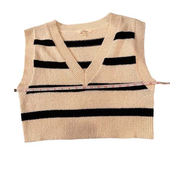 Et Clet Cream Black Striped V Neck Sleeveless Cropped Soft Sweater Vest Medium - Picture 5 of 7